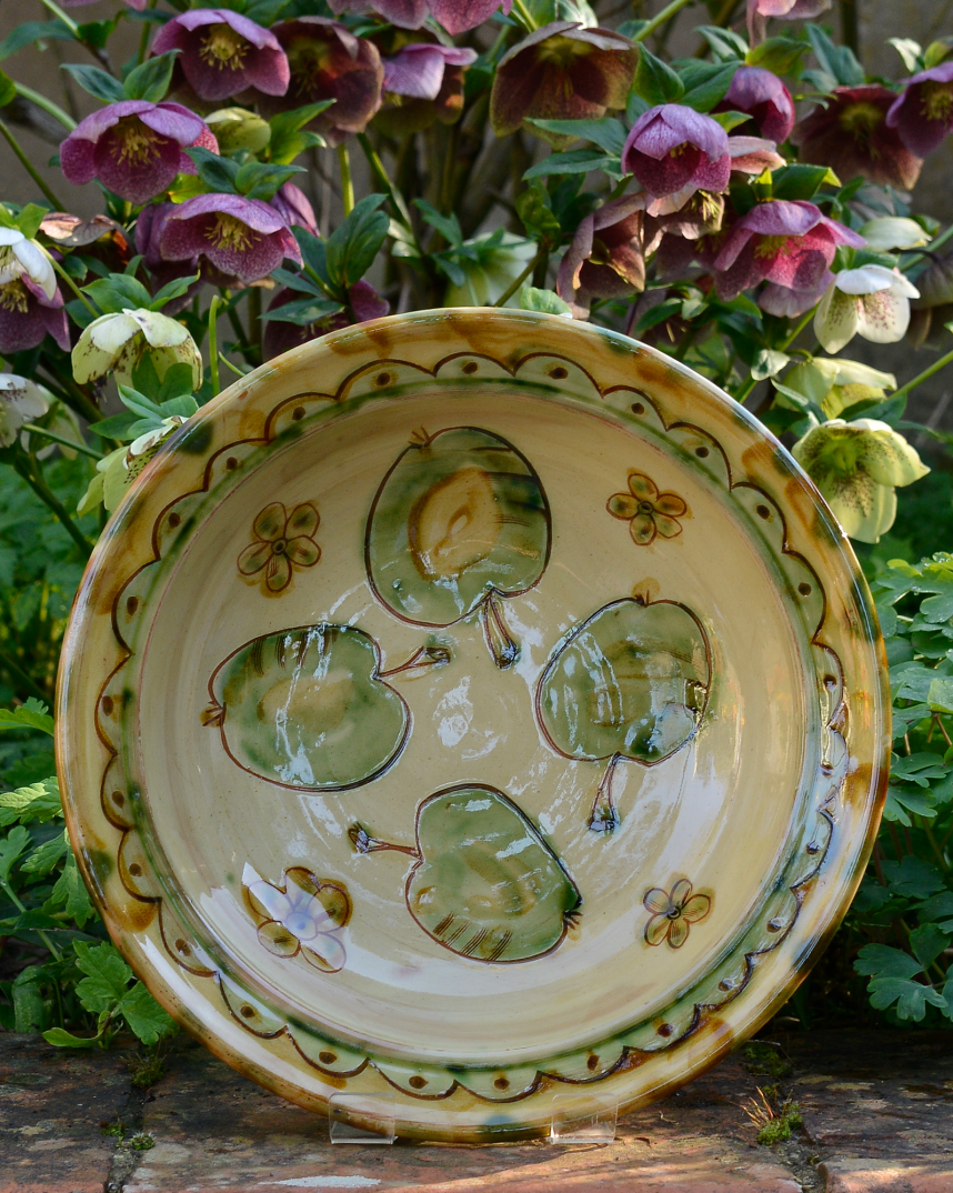 Sgraffito Tableware